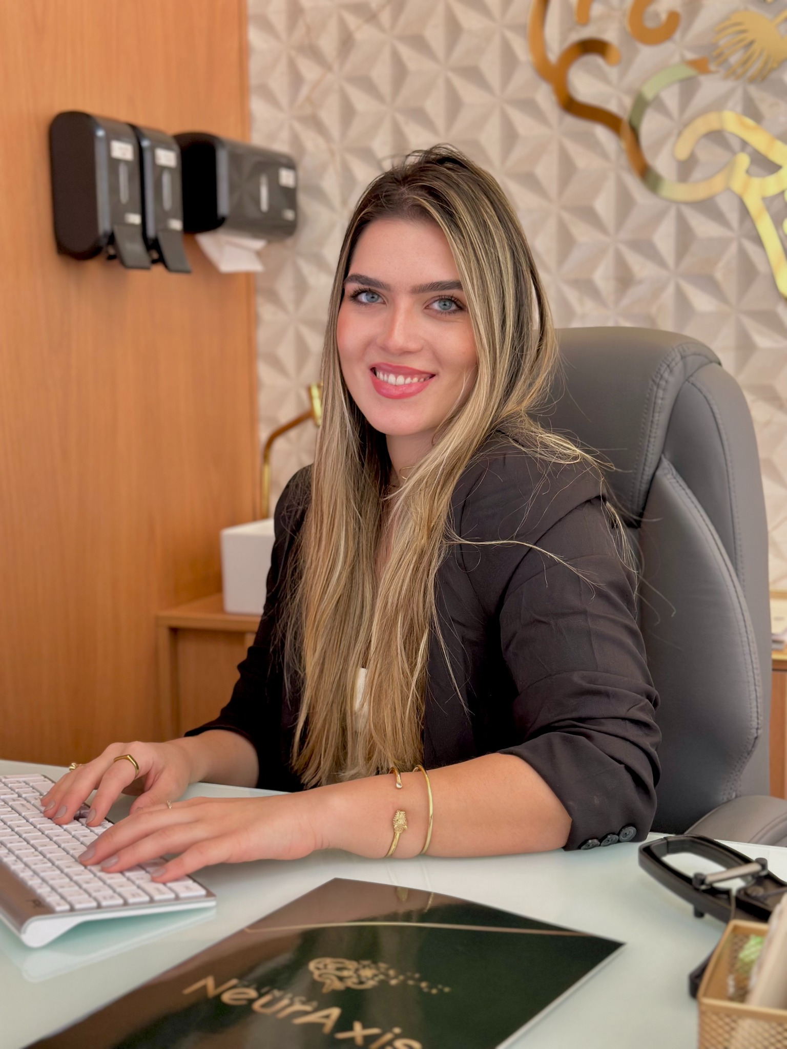 Beatriz Barozzi em seu consultório
